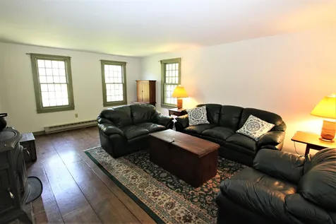 88 North Road Kingston NH 03848