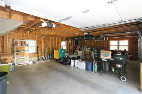 88 North Road Kingston NH 03848
