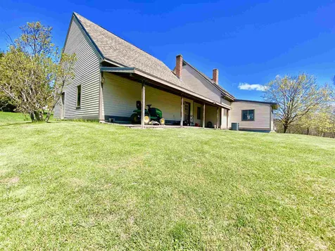 75 Clover Lane Laconia NH 03246