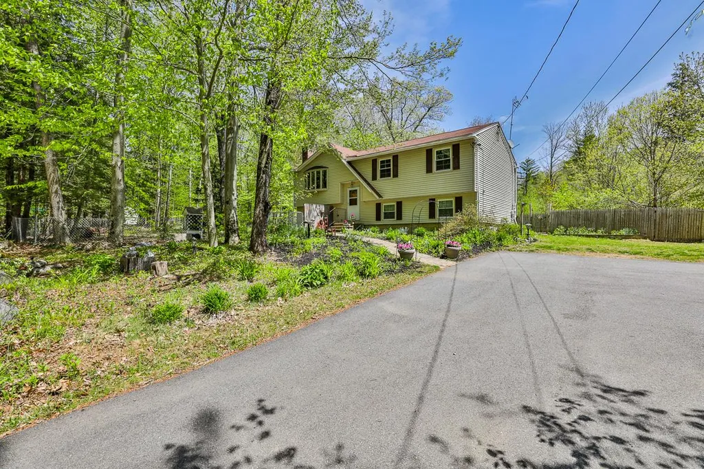 56 Palmer Road Candia NH 03034