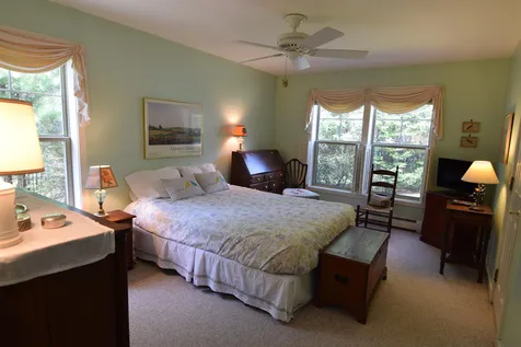 24 Clover Lane New London NH 03257