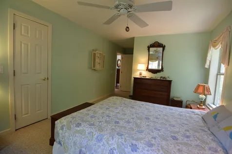 24 Clover Lane New London NH 03257