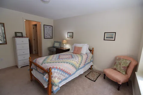 24 Clover Lane New London NH 03257