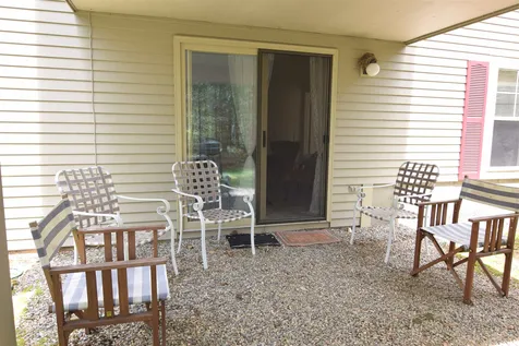 24 Clover Lane New London NH 03257