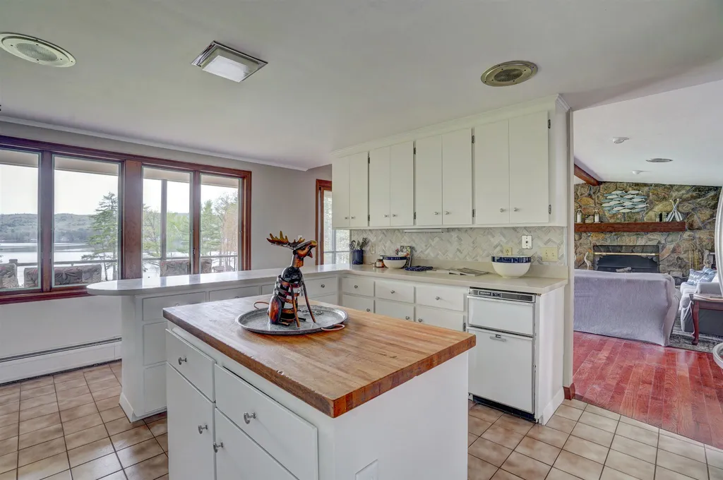 319 Lake Shore Drive Franklin NH 03235