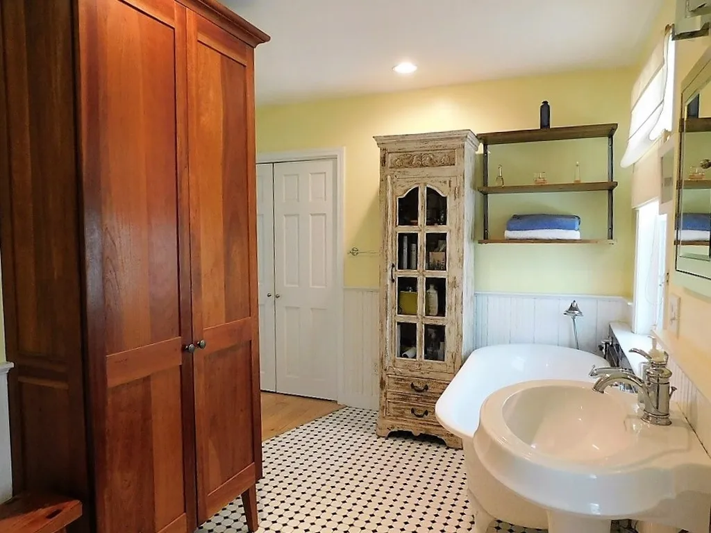 10 Thornton Lane Lee NH 03861