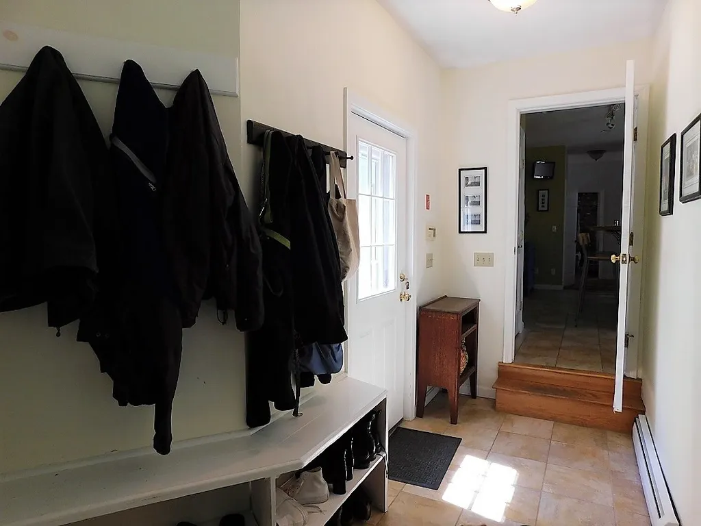 10 Thornton Lane Lee NH 03861