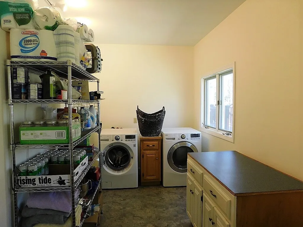 10 Thornton Lane Lee NH 03861