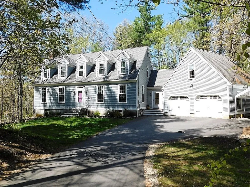 10 Thornton Lane Lee NH 03861