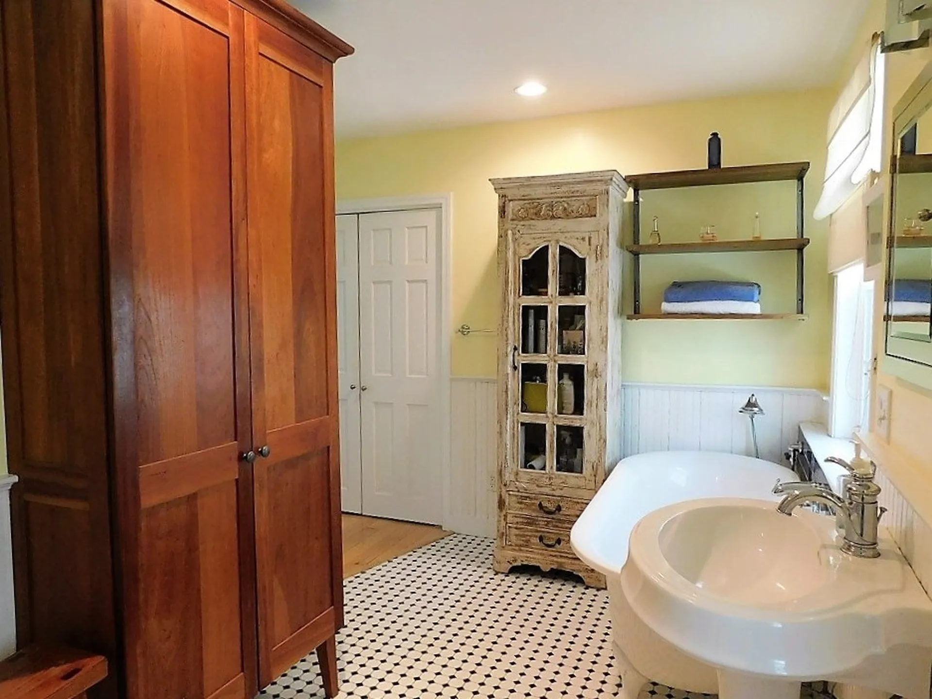 10 Thornton Lane Lee NH 03861