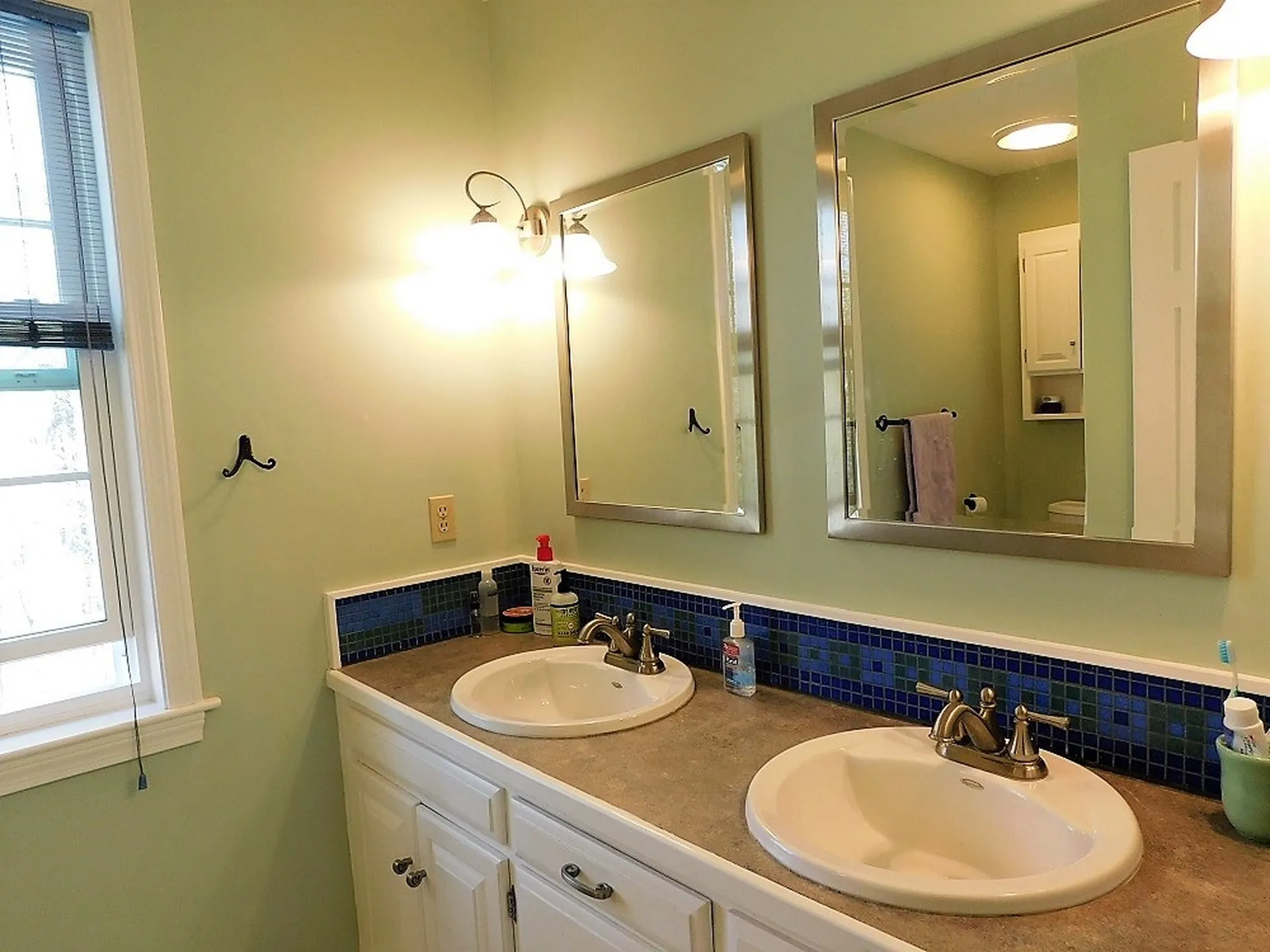 10 Thornton Lane Lee NH 03861