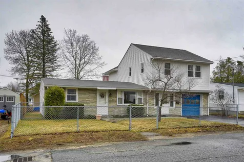24 Houde Street Nashua NH 03060
