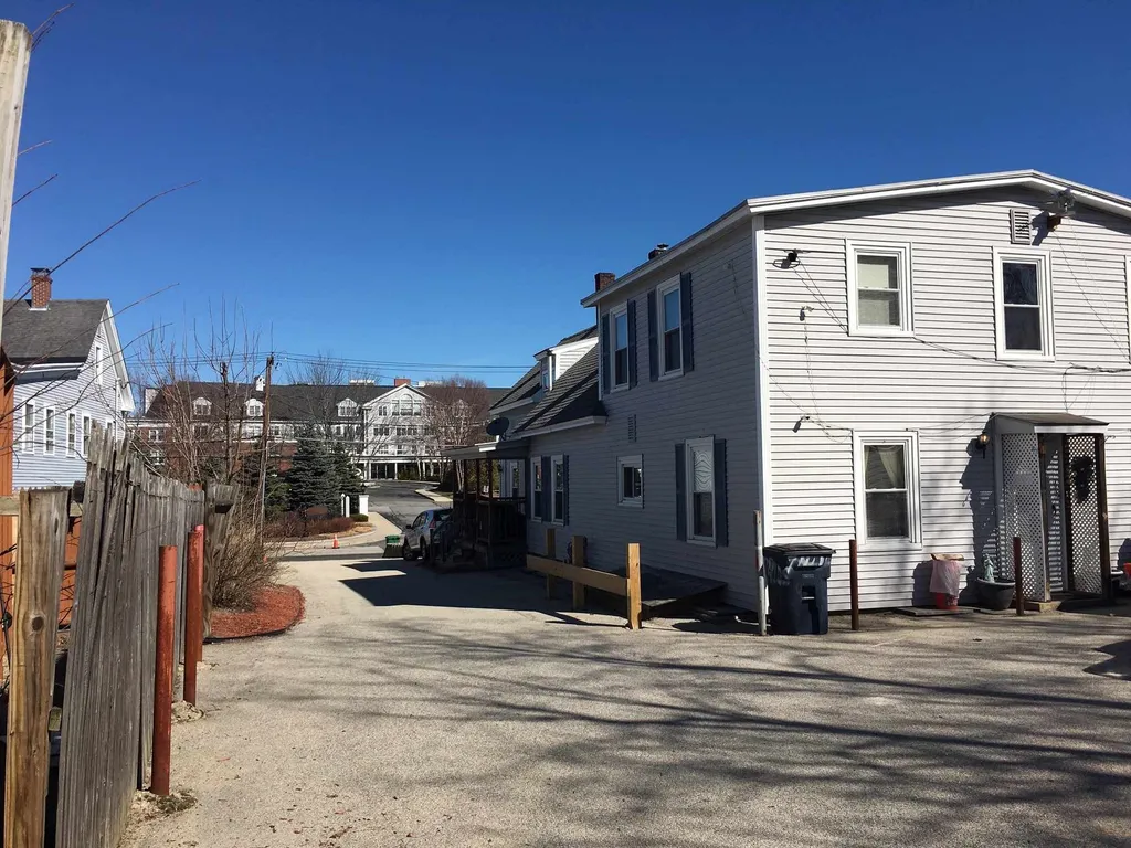 7 Allds Street Nashua NH 03060