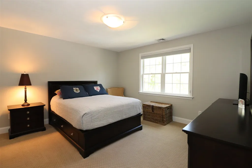 18 Sheffield Street Windham NH 03087