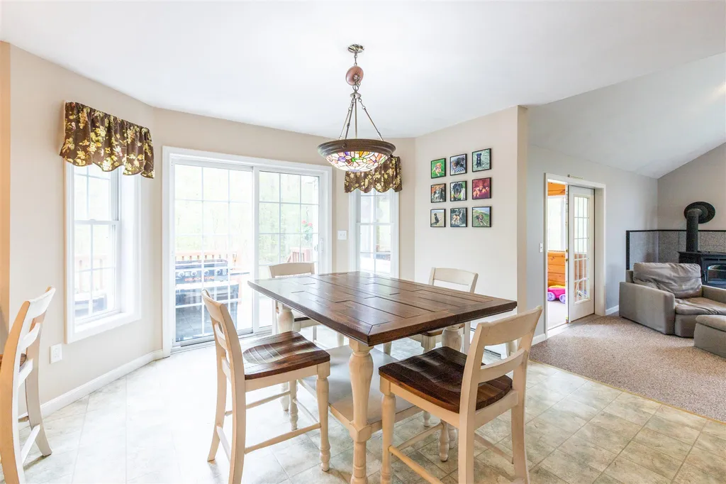 16 Hills Road Hooksett NH 03106