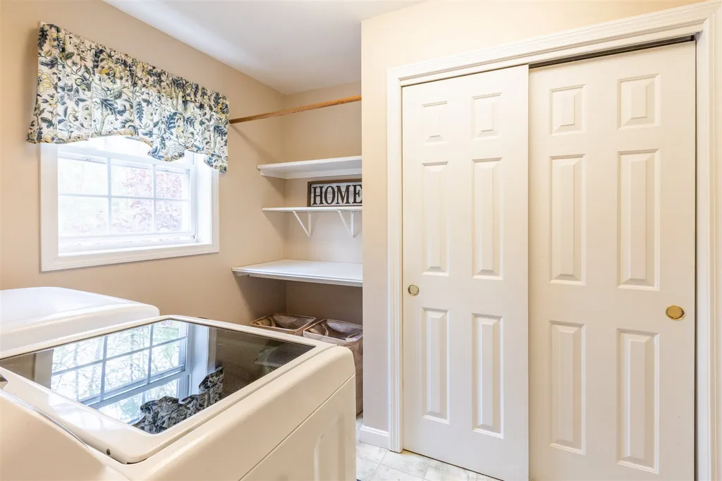 16 Hills Road Hooksett NH 03106