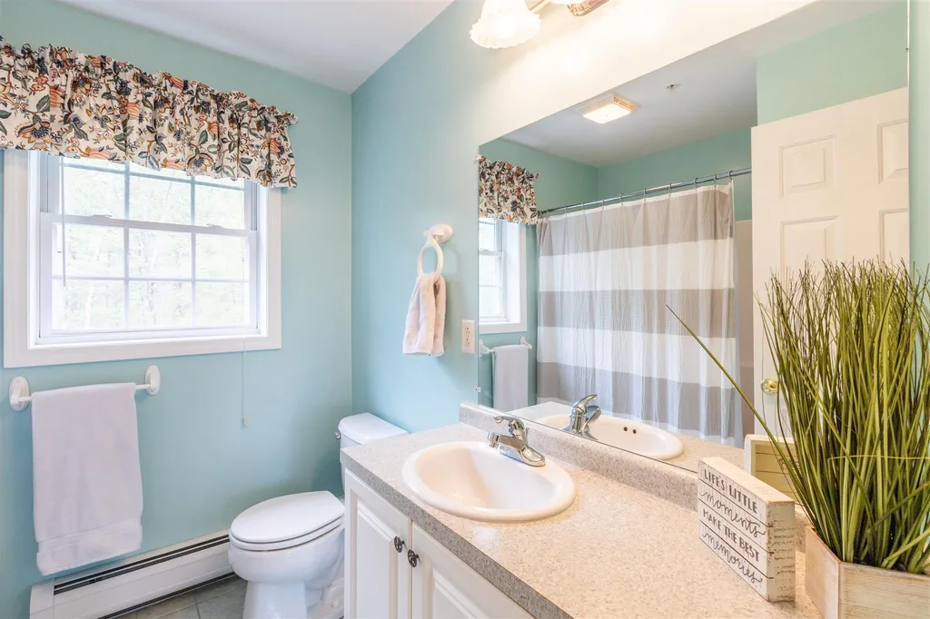 16 Hills Road Hooksett NH 03106