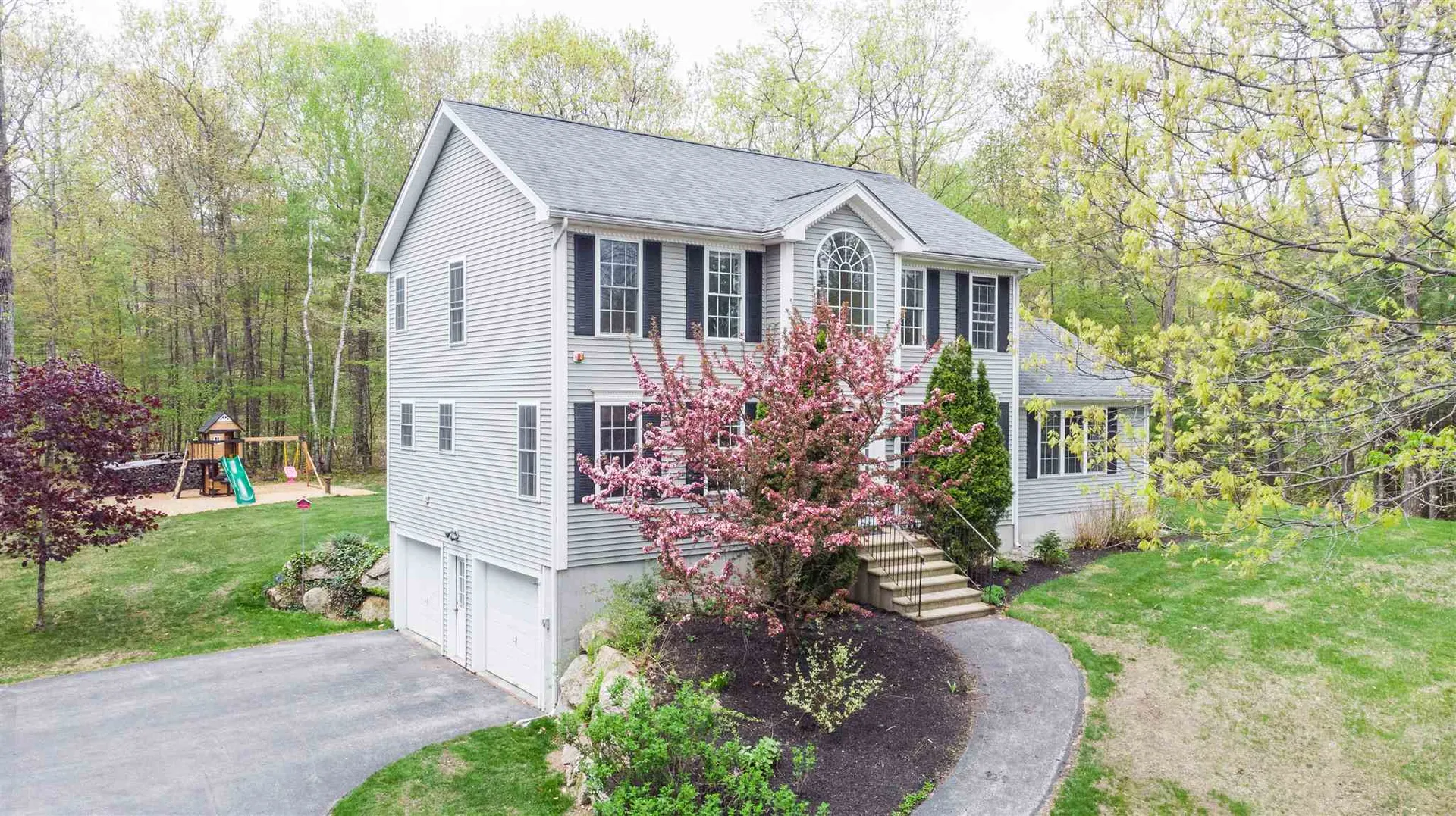 16 Hills Road Hooksett NH 03106
