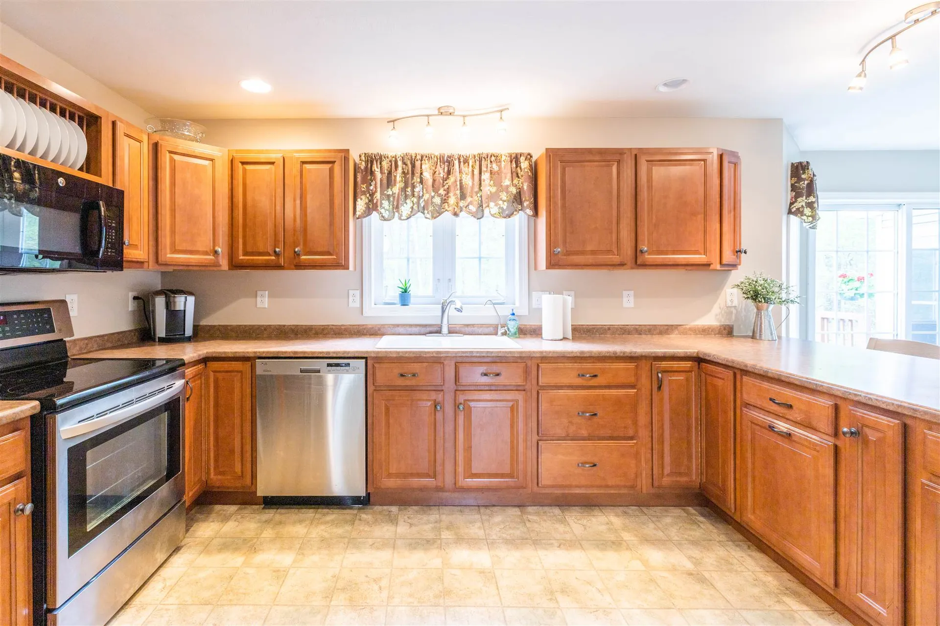 16 Hills Road Hooksett NH 03106
