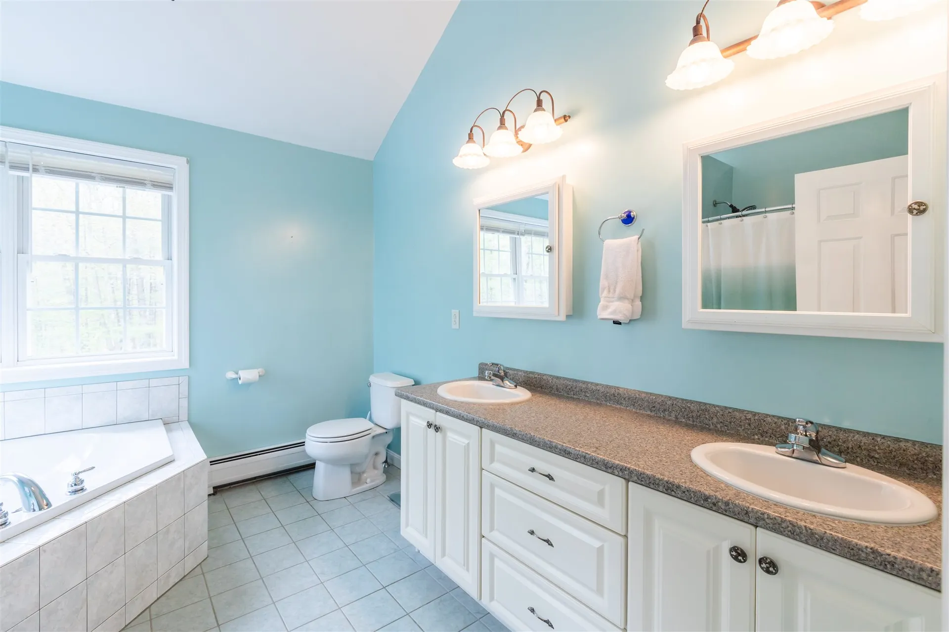 16 Hills Road Hooksett NH 03106