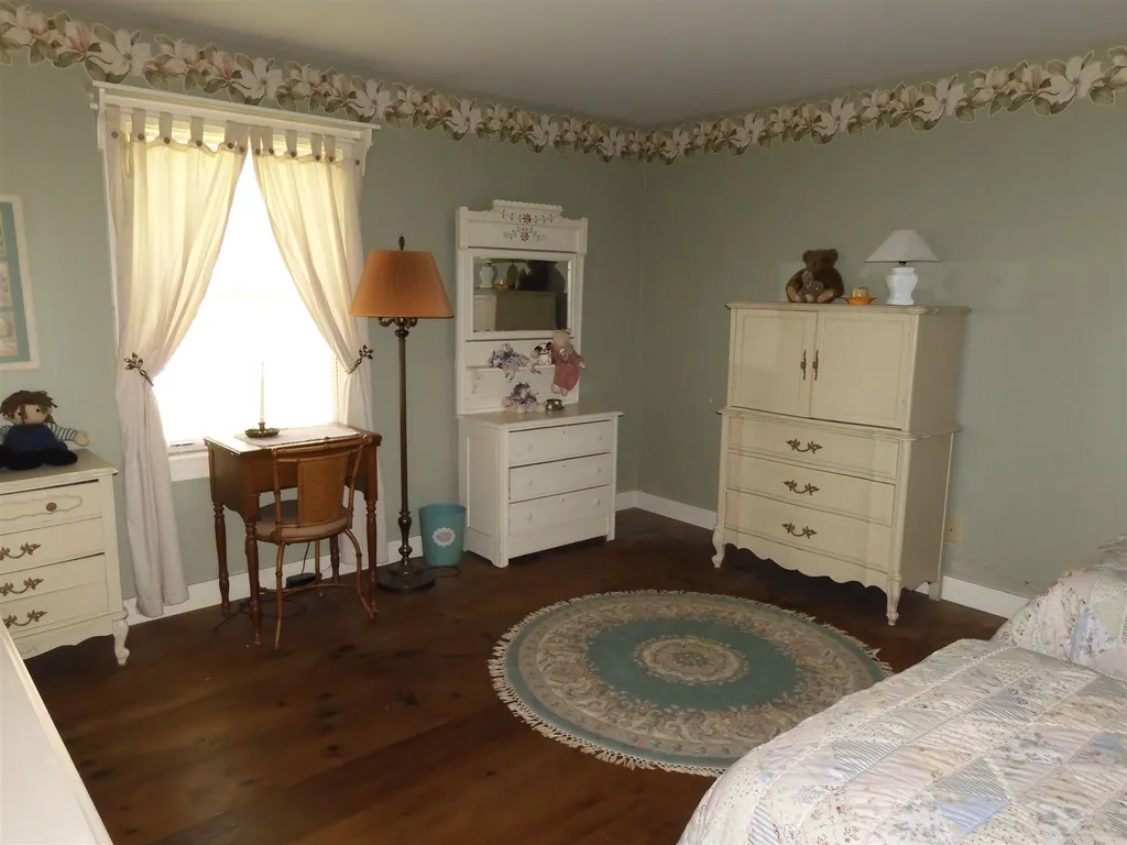 34 Coach Lane Hampton Falls NH 03844
