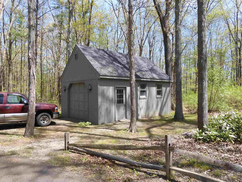 34 Coach Lane Hampton Falls NH 03844