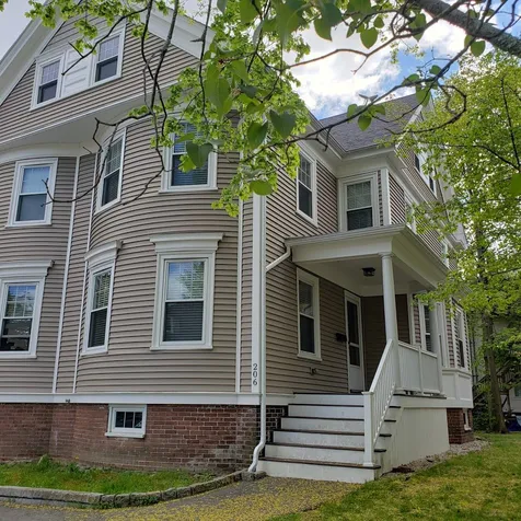 206 Rockland Street Portsmouth NH 03801