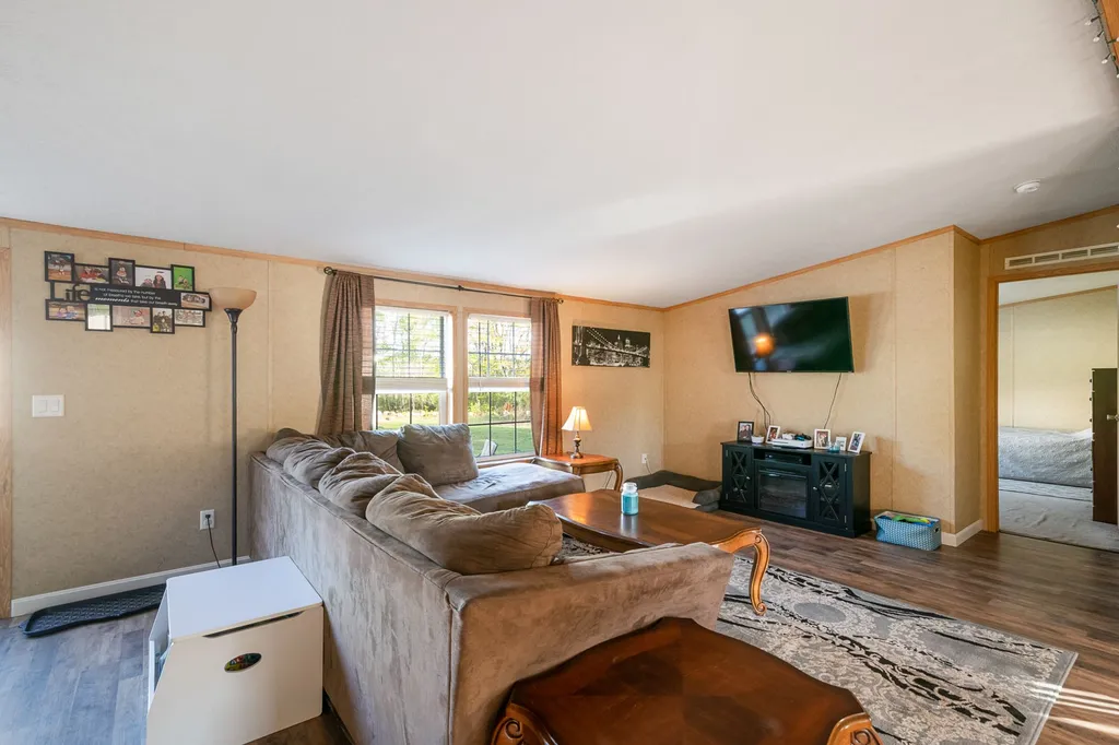 18 Wesley Street Danville NH 03819