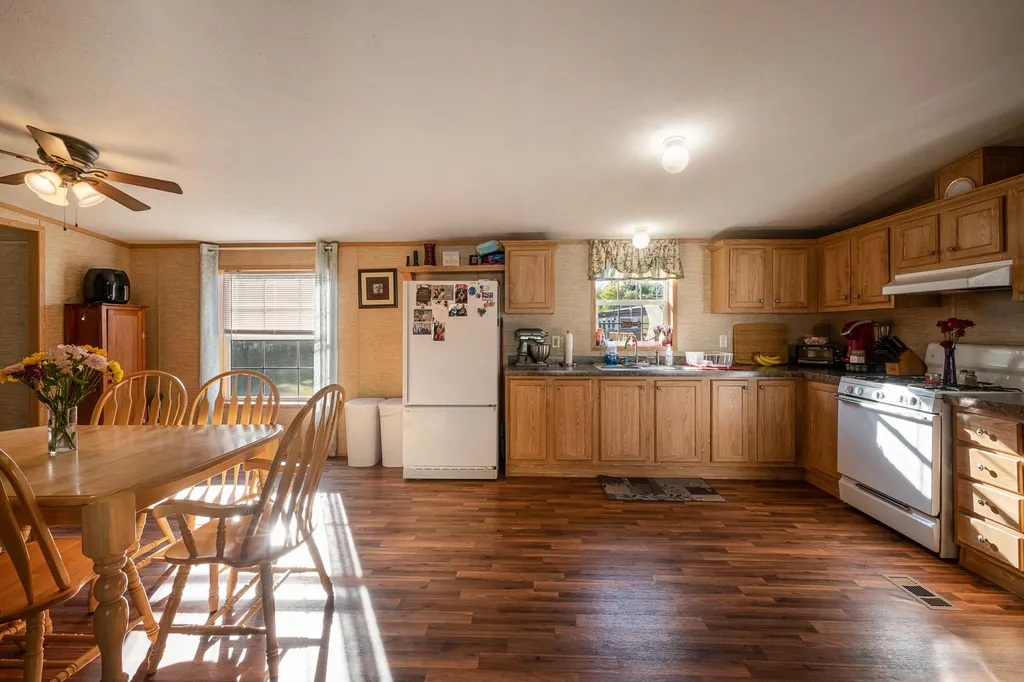 18 Wesley Street Danville NH 03819