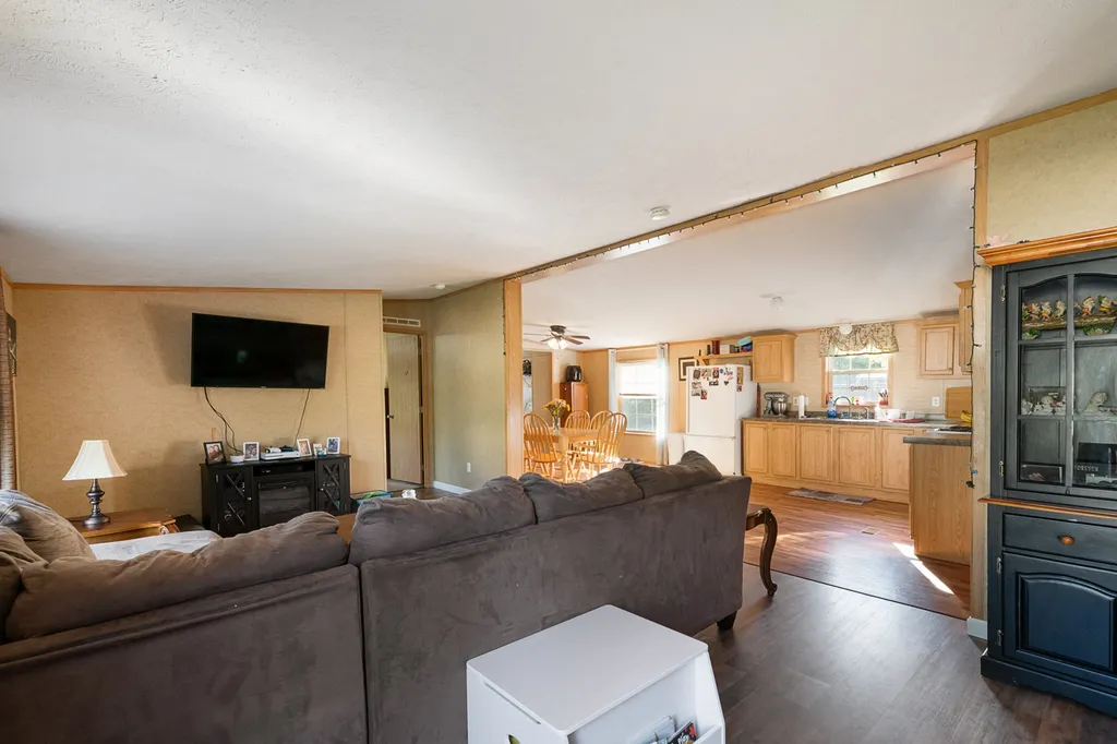 18 Wesley Street Danville NH 03819