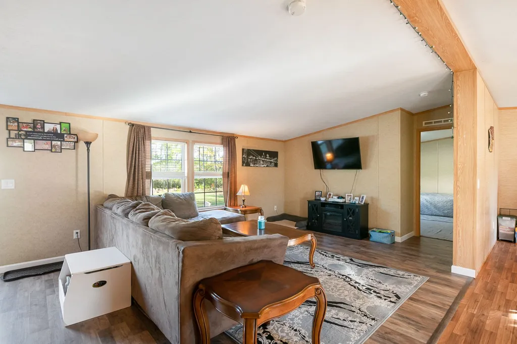18 Wesley Street Danville NH 03819