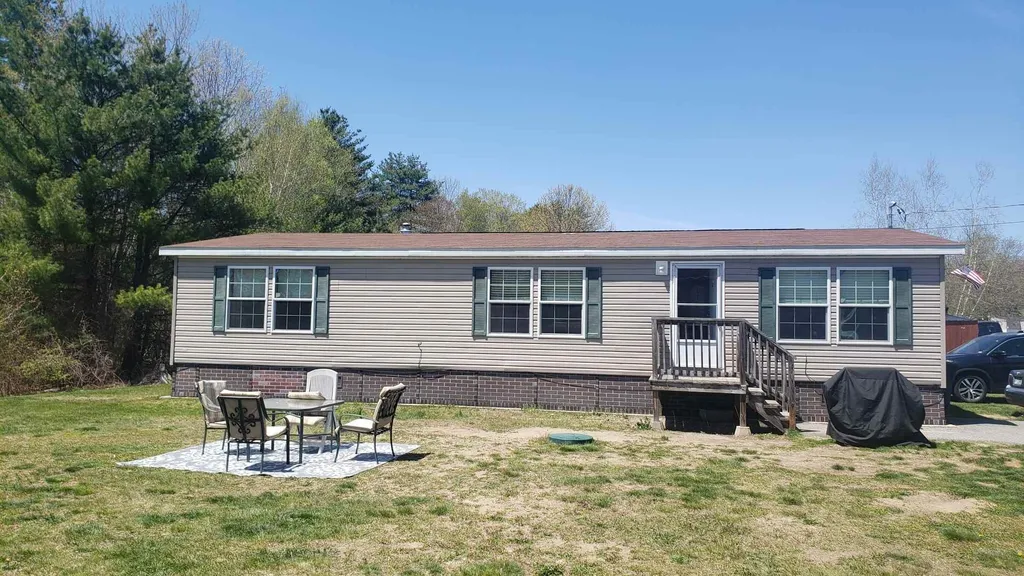 18 Wesley Street Danville NH 03819