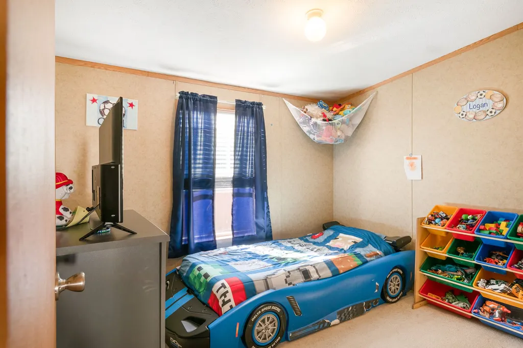 18 Wesley Street Danville NH 03819