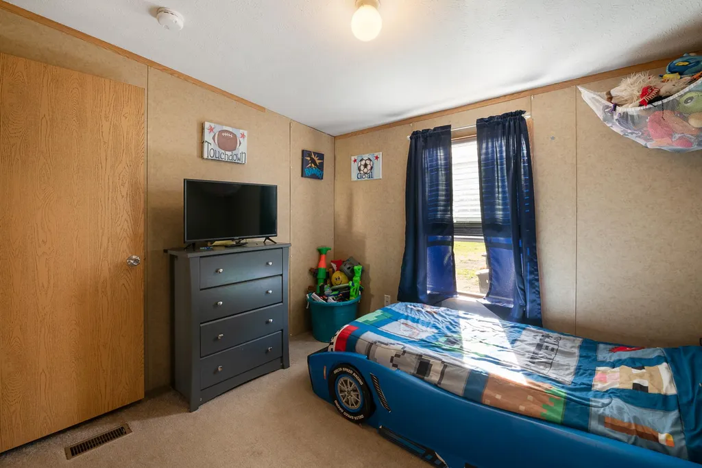 18 Wesley Street Danville NH 03819