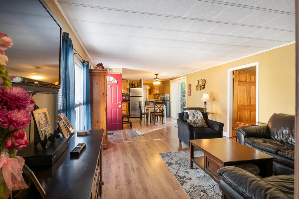 8 Wesley Street Danville NH 03819