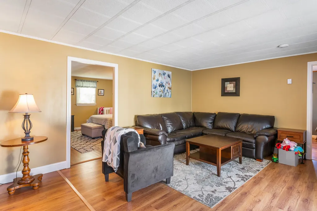 8 Wesley Street Danville NH 03819