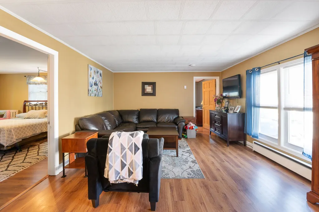 8 Wesley Street Danville NH 03819