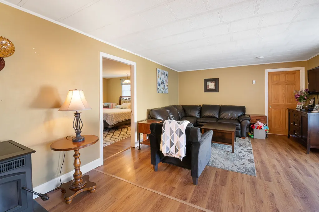 8 Wesley Street Danville NH 03819