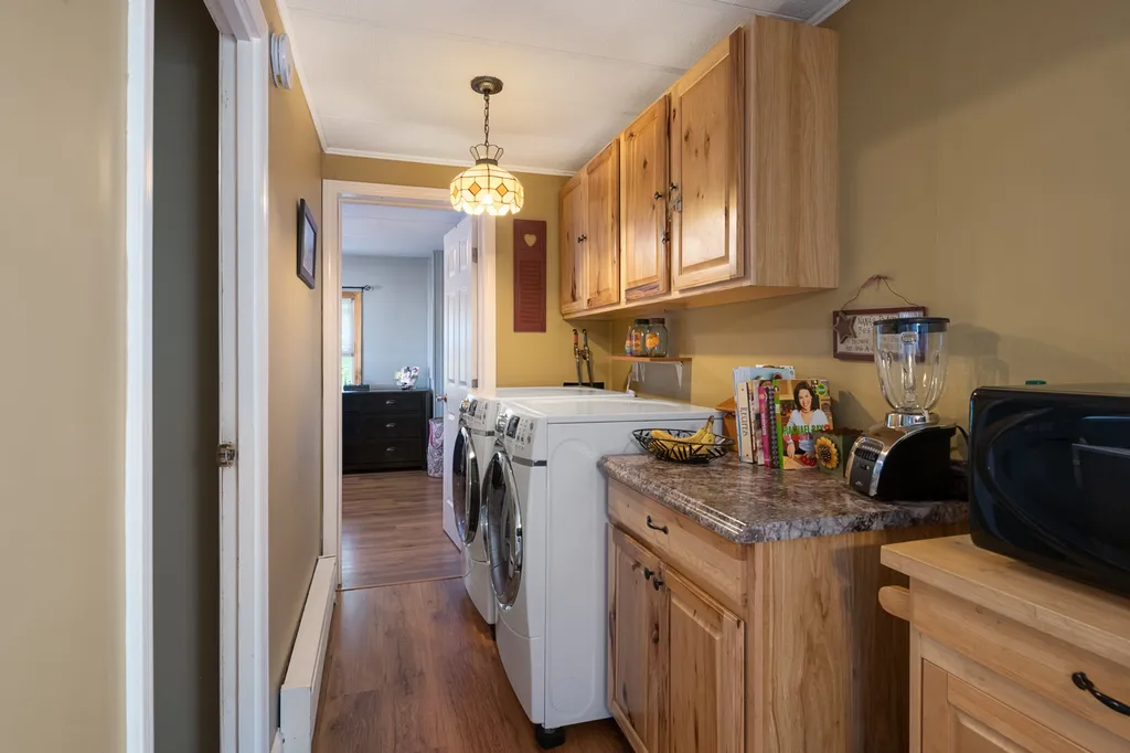 8 Wesley Street Danville NH 03819