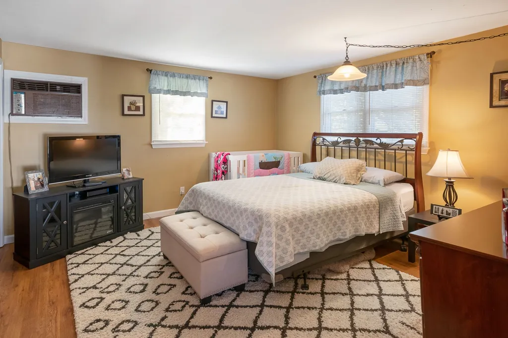 8 Wesley Street Danville NH 03819