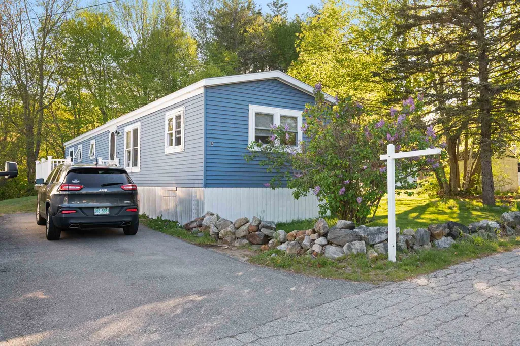 8 Wesley Street Danville NH 03819