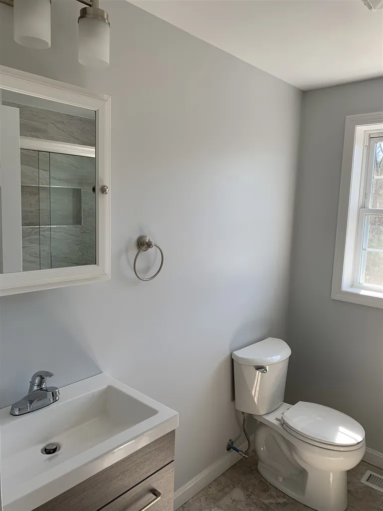 49 Pelham Road Hudson NH 03051