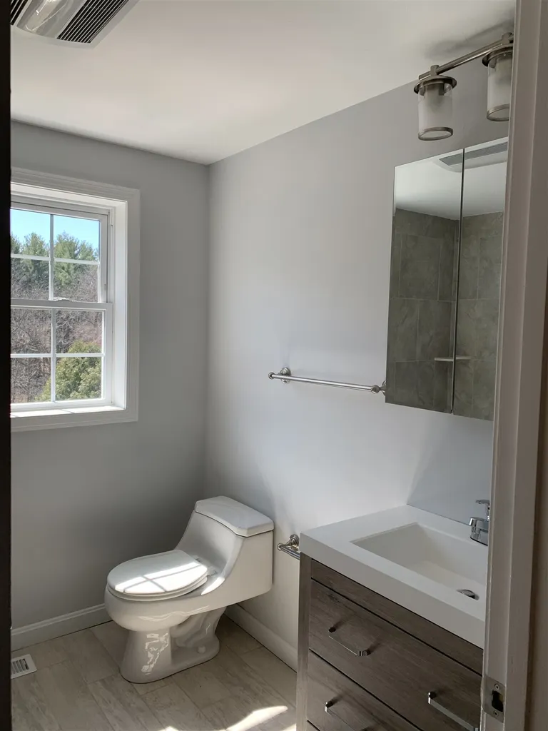 49 Pelham Road Hudson NH 03051