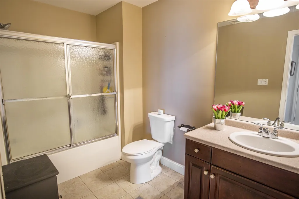 104 Mountain Village Road Windham NH 03087