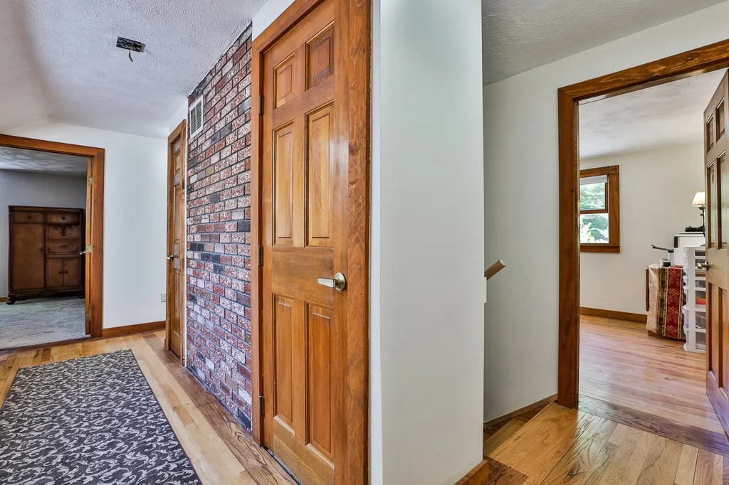 23 Beechwood Road Hudson NH 03051