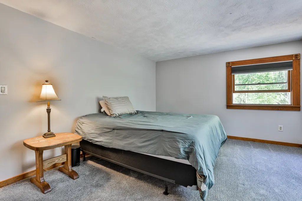 23 Beechwood Road Hudson NH 03051