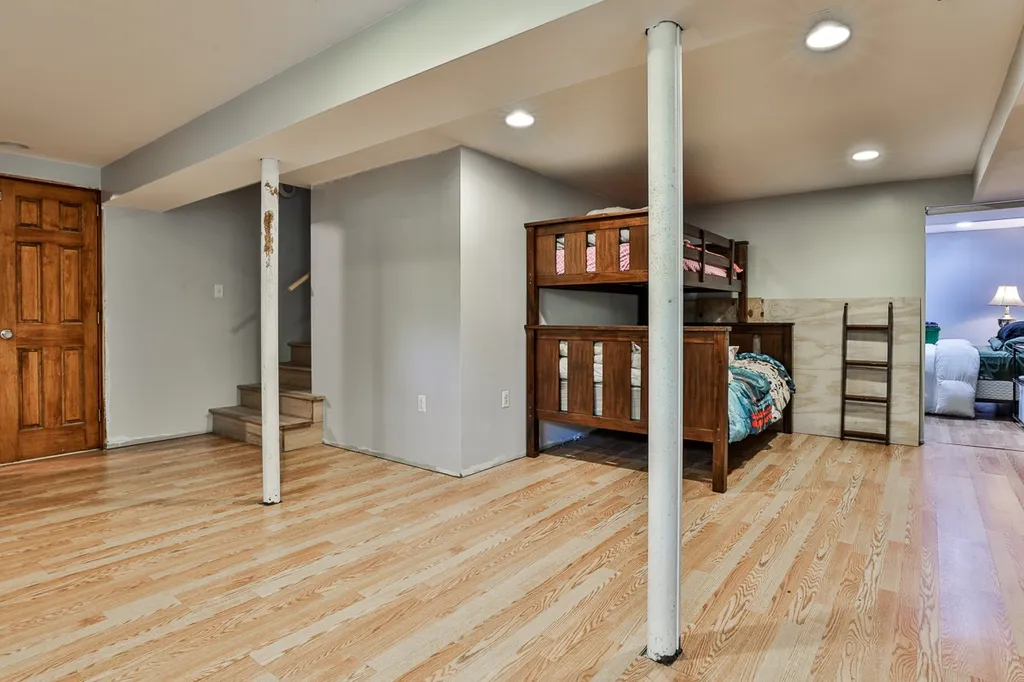 23 Beechwood Road Hudson NH 03051