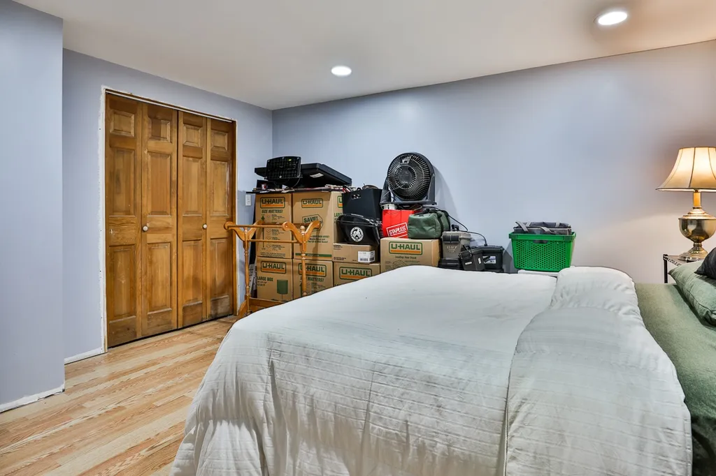 23 Beechwood Road Hudson NH 03051