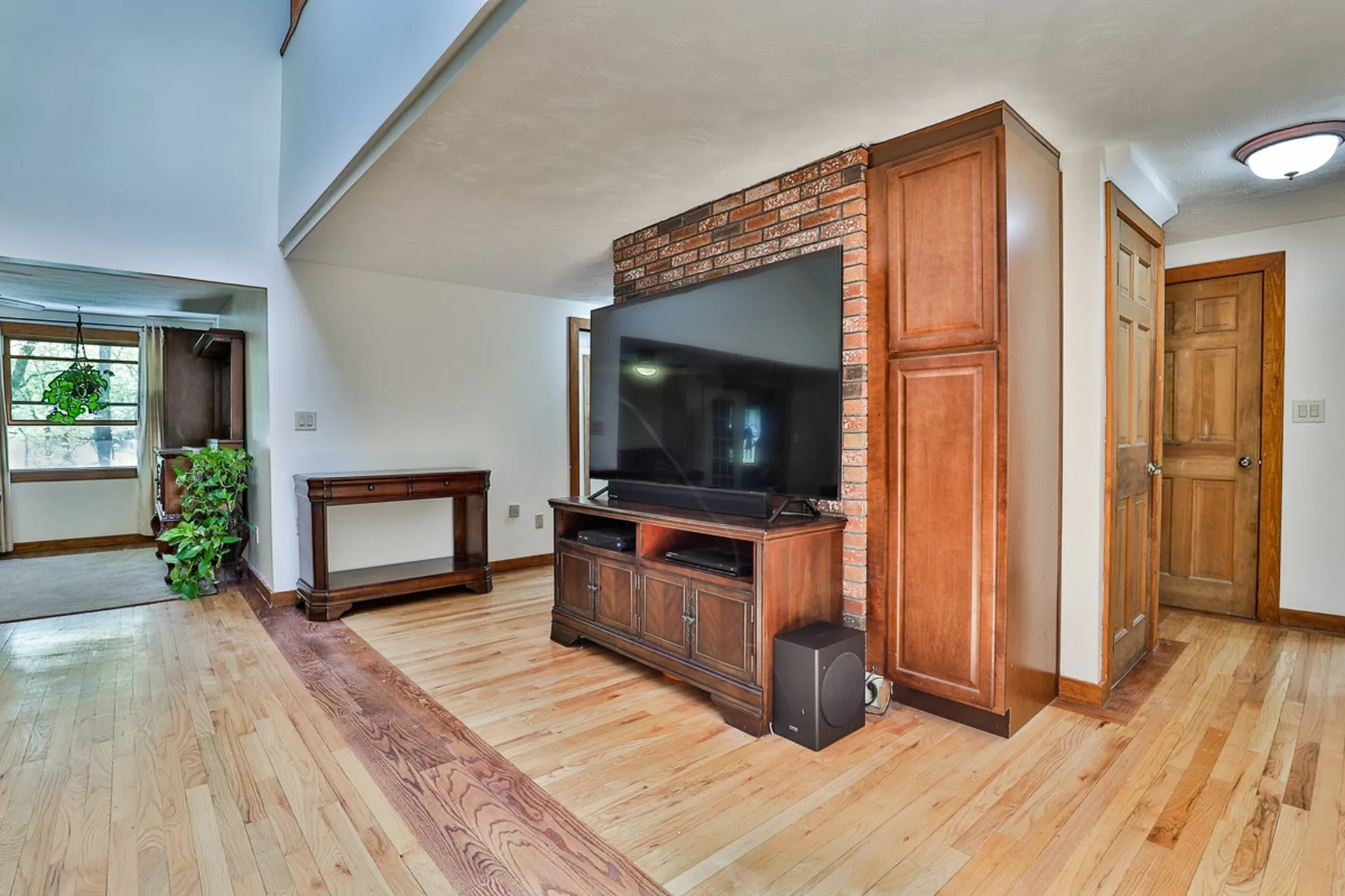 23 Beechwood Road Hudson NH 03051
