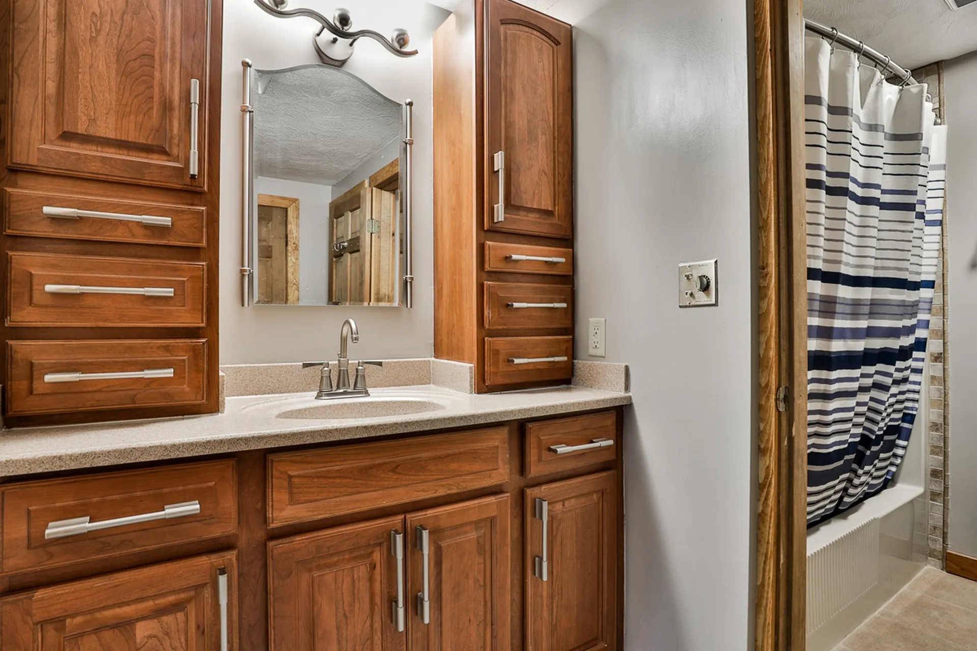 23 Beechwood Road Hudson NH 03051